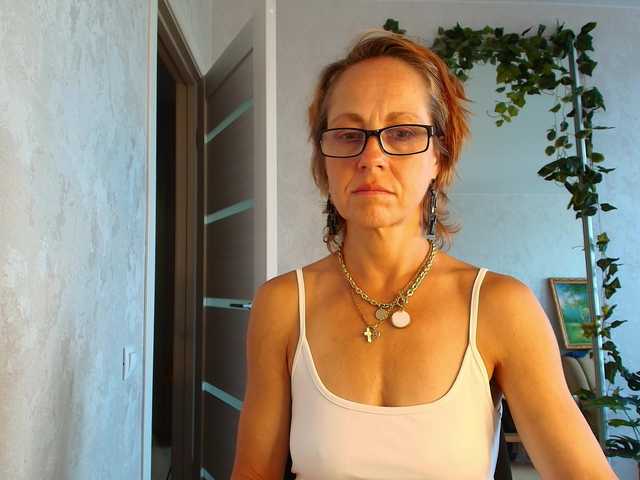 LioraWeiss live cam on BongaCams