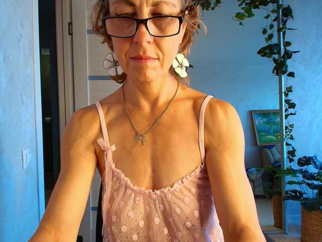 LioraWeiss live webcam show