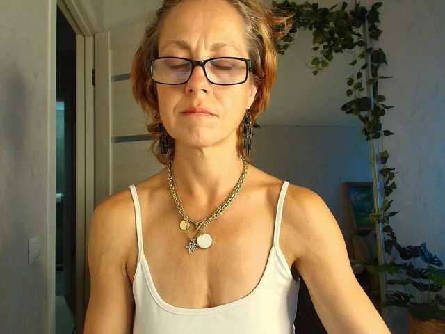 le modèle LioraWeiss est en webcam porno dans un show sur le site bongacams, il possède les tags suivants: White/Caucasian,Redhead,Trimmed