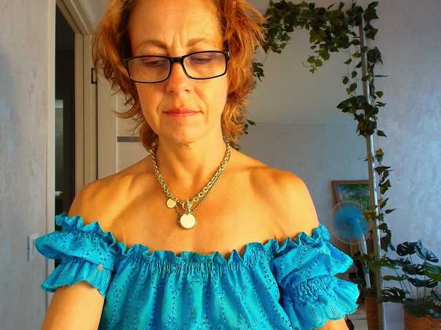 LioraWeiss live cam on BongaCams
