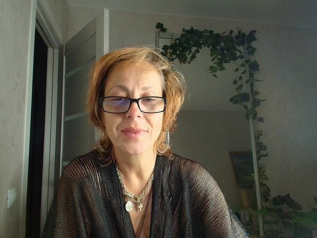 LioraWeiss live webcam show