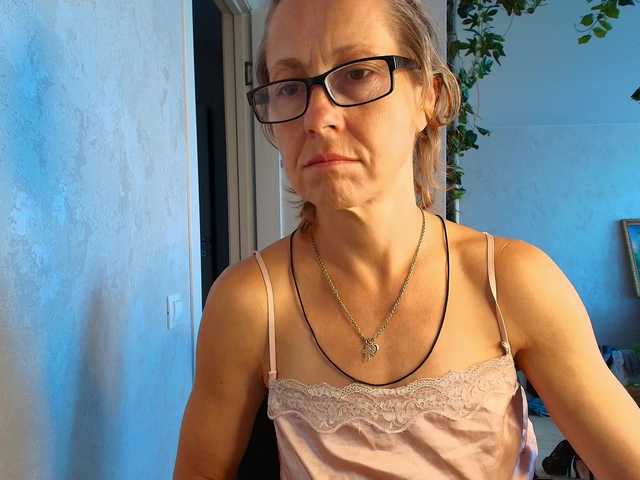 LioraWeiss live cam on BongaCams