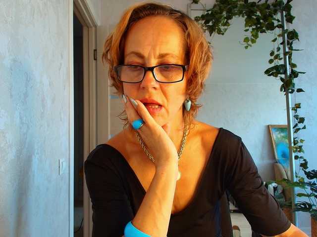 LioraWeiss live cam on BongaCams