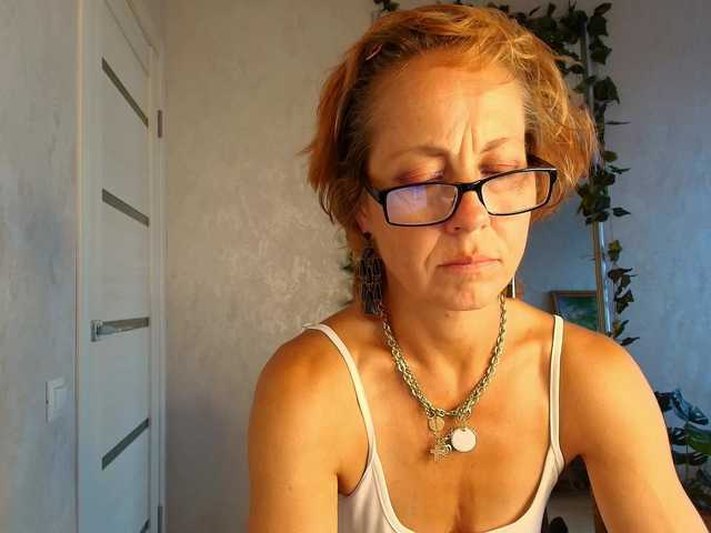 le modèle LioraWeiss est en webcam porno dans un show sur le site bongacams, il possède les tags suivants: White/Caucasian,Redhead,Trimmed