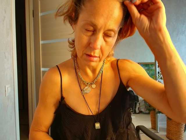 LioraWeiss live webcam show