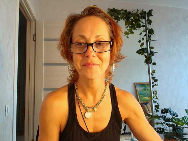 LioraWeiss live webcam show