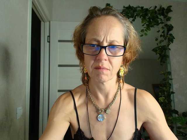 LioraWeiss live cam on BongaCams