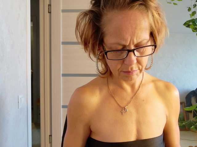 LioraWeiss live cam on BongaCams