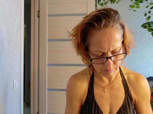 LioraWeiss live cam preview