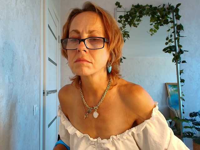 LioraWeiss live cam on BongaCams