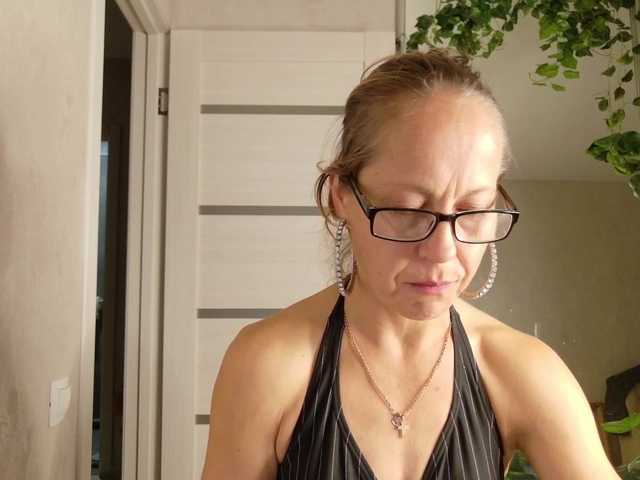 LioraWeiss live cam preview