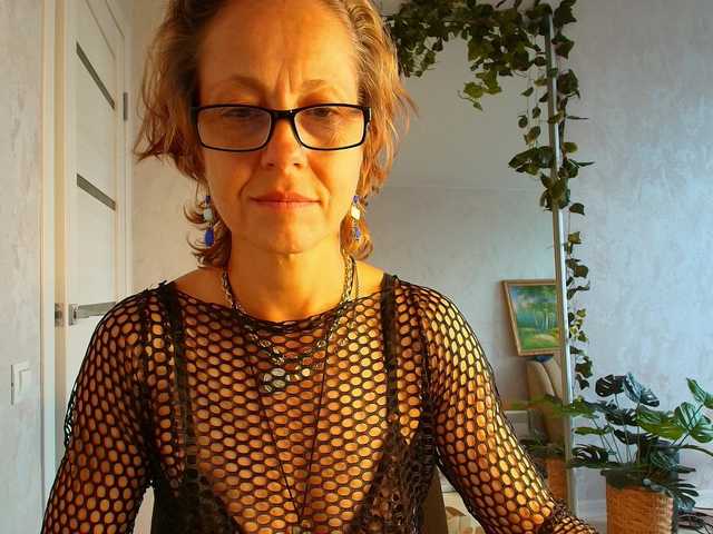 LioraWeiss live webcam show