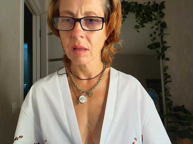 LioraWeiss live cam on BongaCams