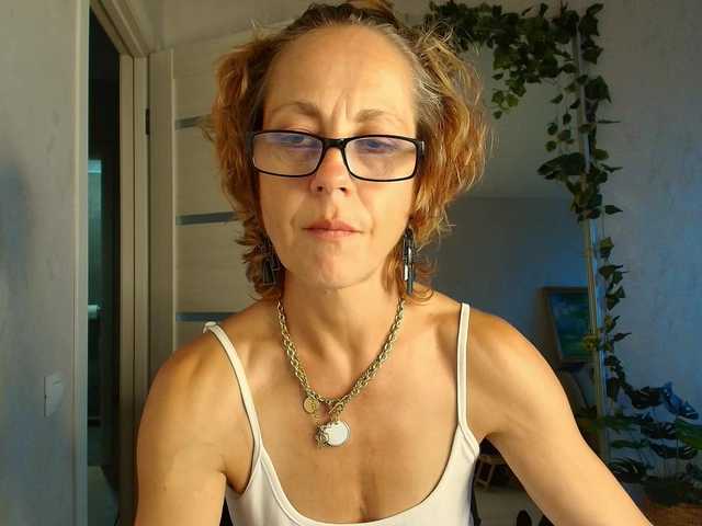 LioraWeiss live cam on BongaCams
