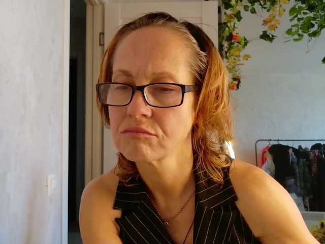 LioraWeiss live cam on BongaCams