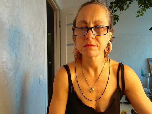 LioraWeiss live cam on BongaCams