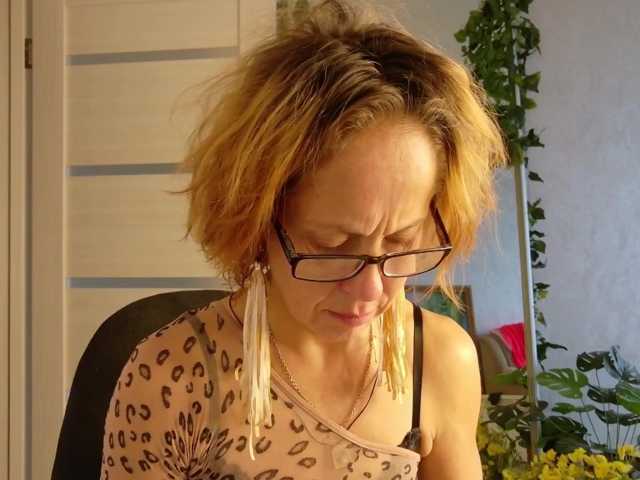 LioraWeiss live cam on BongaCams