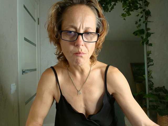 LioraWeiss live webcam show