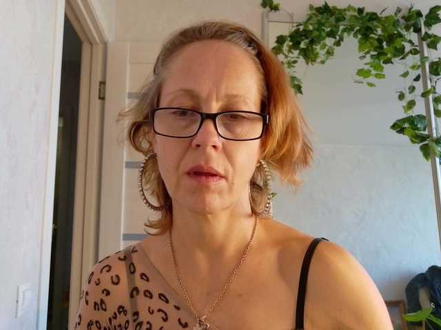 LioraWeiss live cam on BongaCams