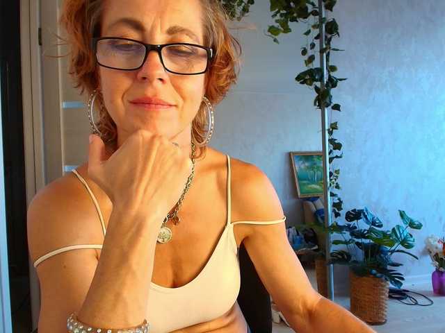 LioraWeiss live webcam show