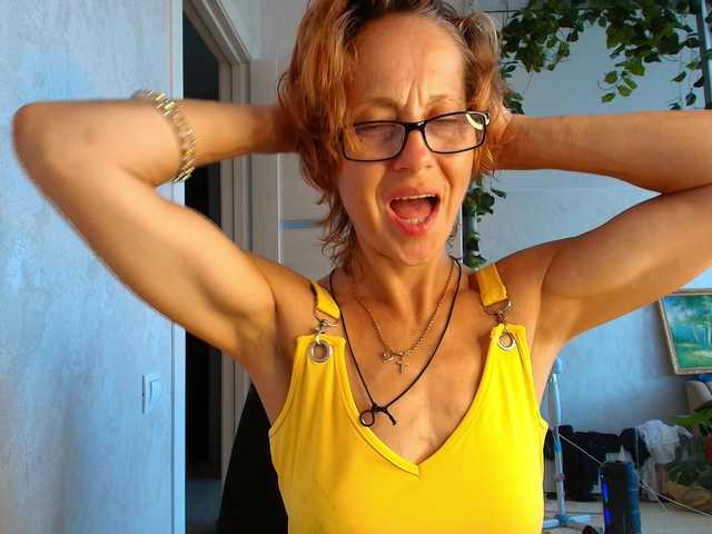 LioraWeiss live cam on BongaCams