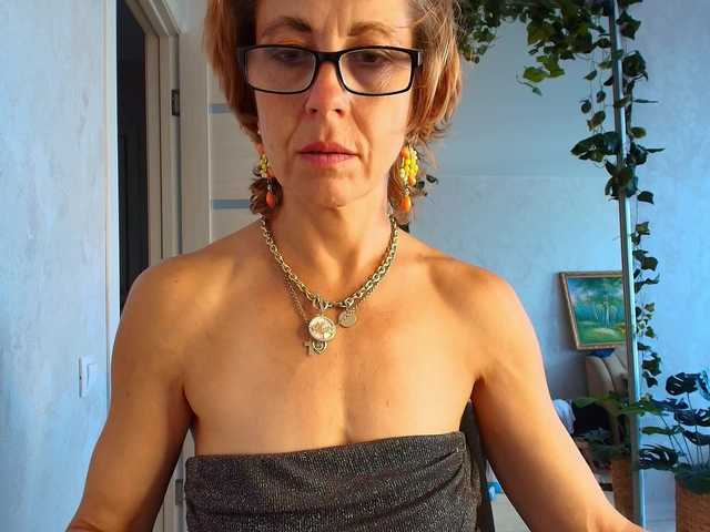 LioraWeiss live cam on BongaCams