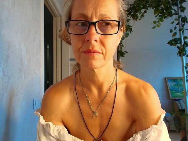 LioraWeiss live cam on BongaCams