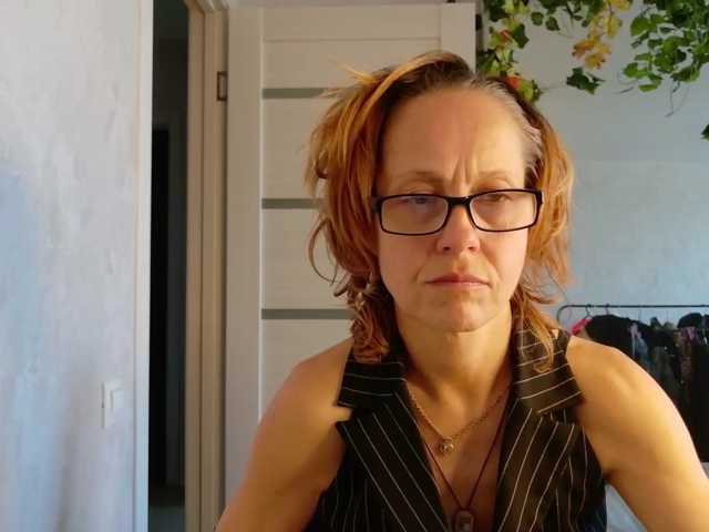 LioraWeiss live cam on BongaCams