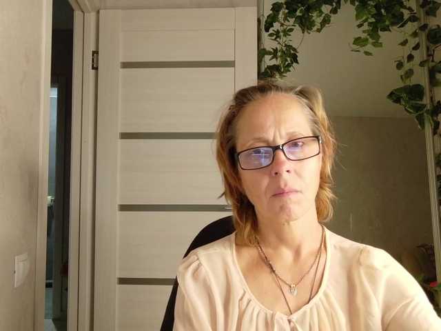 LioraWeiss live cam on BongaCams