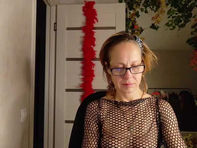 LioraWeiss live cam on BongaCams