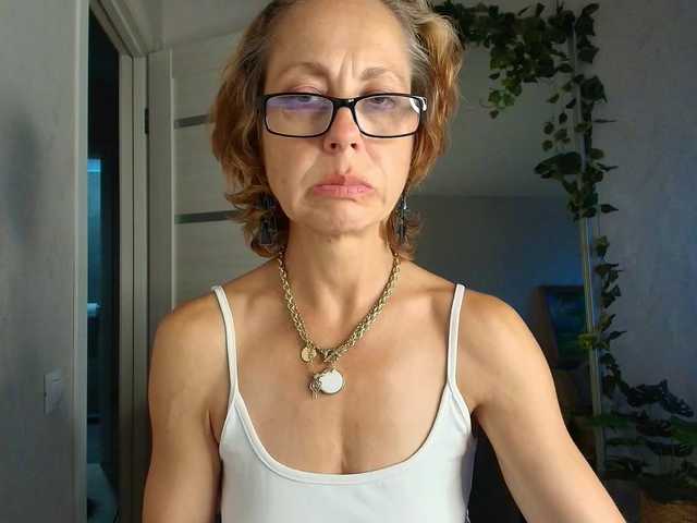 LioraWeiss live cam on BongaCams
