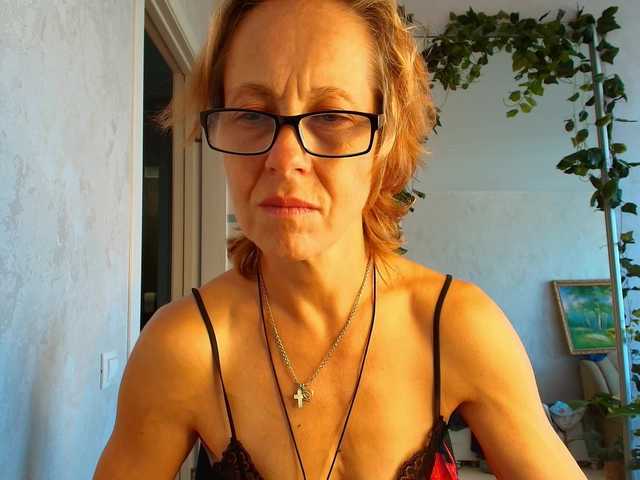 LioraWeiss live cam on BongaCams