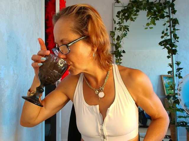 LioraWeiss live cam on BongaCams