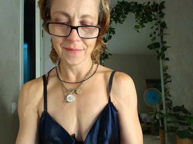 LioraWeiss live cam on BongaCams