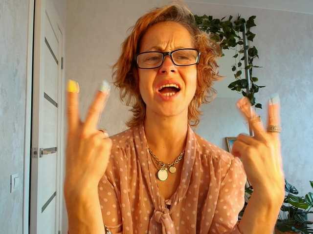 LioraWeiss live webcam show