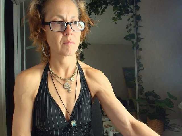 LioraWeiss live webcam show