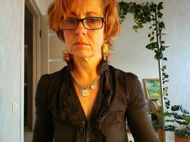LioraWeiss live cam on BongaCams