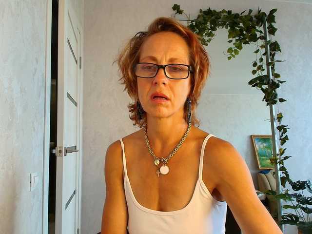 LioraWeiss live cam on BongaCams