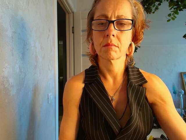 LioraWeiss live cam on BongaCams