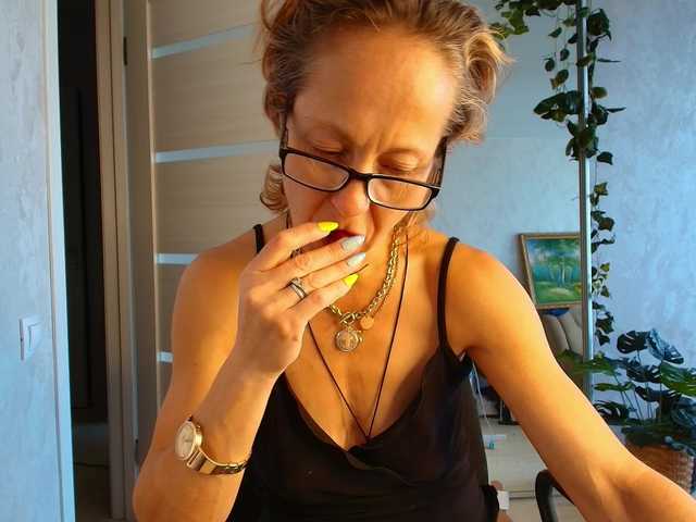 LioraWeiss live webcam show