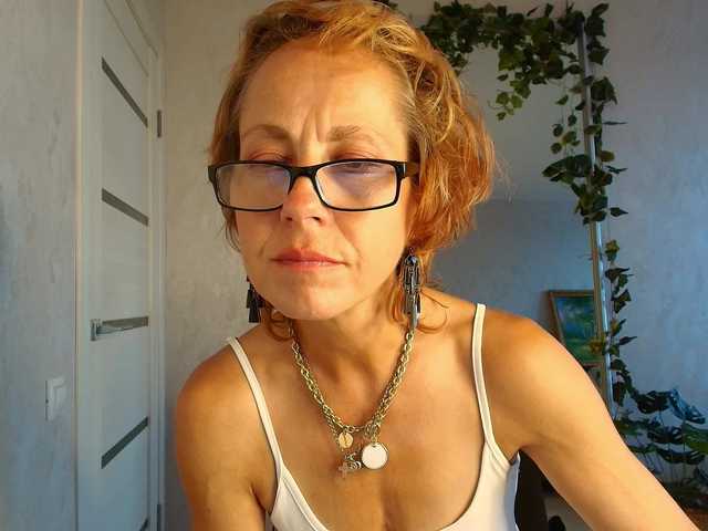 LioraWeiss live cam on BongaCams