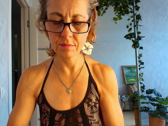 LioraWeiss live webcam show