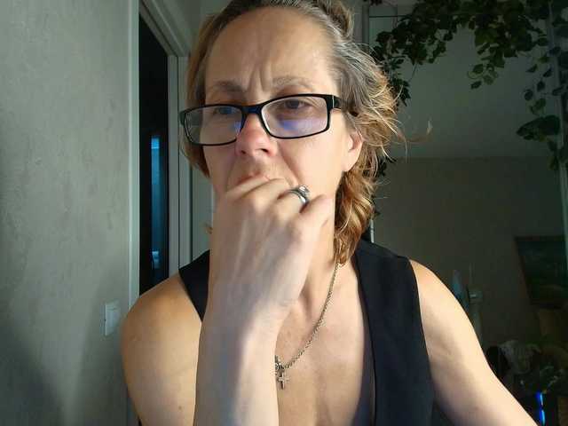 LioraWeiss live cam on BongaCams