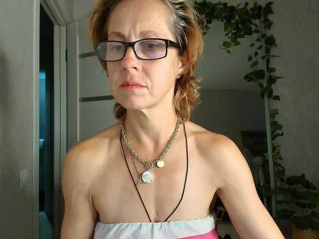 LioraWeiss live cam on BongaCams