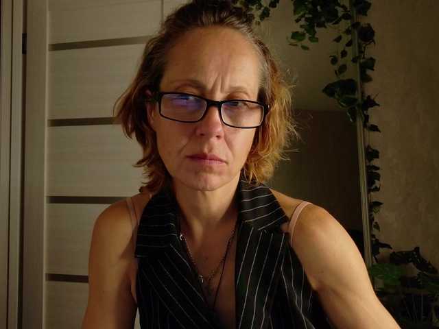 LioraWeiss live cam on BongaCams
