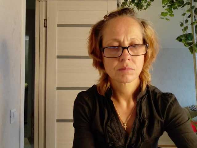 LioraWeiss live cam on BongaCams