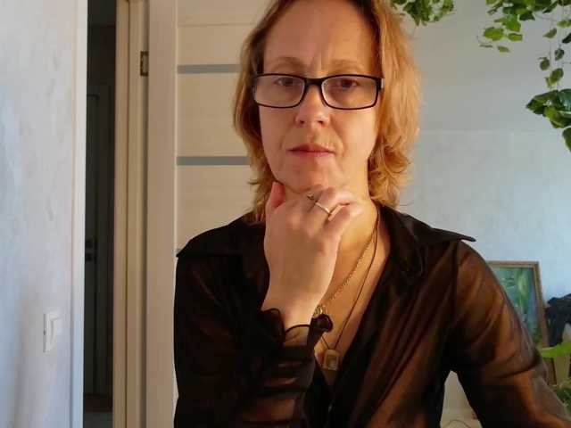 LioraWeiss live cam preview