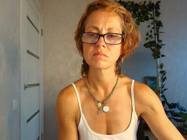 le modèle LioraWeiss est en webcam porno dans un show sur le site bongacams, il possède les tags suivants: White/Caucasian,Redhead,Trimmed