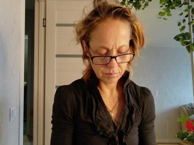 LioraWeiss live cam on BongaCams
