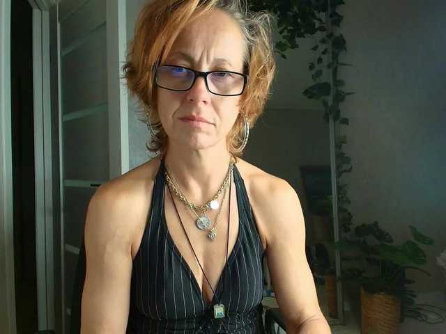 LioraWeiss live webcam show